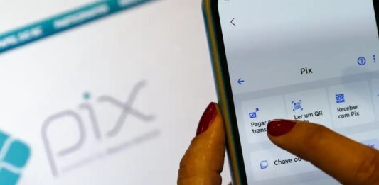 Pix reduz uso de dinheiro em espécie, aponta pesquisa