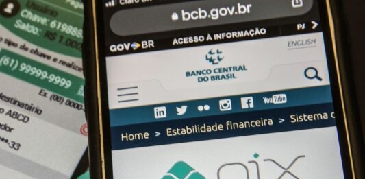 Banco Central estuda interligar Pix com sistemas de outros países