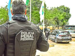 Alexandre de Moraes determina vigilância integral de Bolsonaro pela polícia