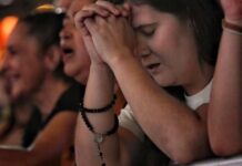 Noite de fé e louvor conduziu a programação do Maior São João do Mundo nesta terça-feira (16)