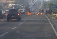 Moradores do Bairro São José interditam BR-230 em protesto contra falta de água