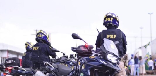 Homem que tentou furtar moto da PRF para ‘farmar aura’, é solto
