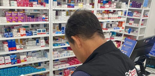 Procon-JP autua três farmácias e apreende mais de 100 produtos irregulares