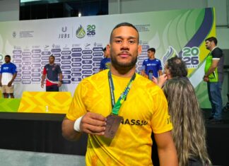 Paraibano sobe ao pódio dos Jogos Universitários Brasileiros e conquista bronze no wrestling