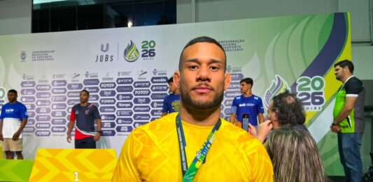 Paraibano sobe ao pódio dos Jogos Universitários Brasileiros e conquista bronze no wrestling