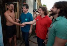 Veneziano e Pedro participam de agenda onde Ruy ajudou a desenvolver projeto pioneiro de energia solar