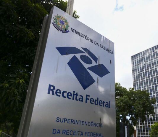 Receita Federal amplia em todo o Brasil o atendimento em Libras, a Língua Brasileira de Sinais