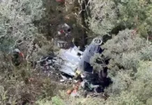 Bombeiros encontram helicóptero com corpo do cantor Rick
