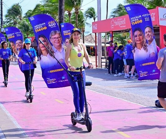 Rosália Lucas protagoniza ação na orla de João Pessoa e ressalta a força do turismo para a economia da Paraíba