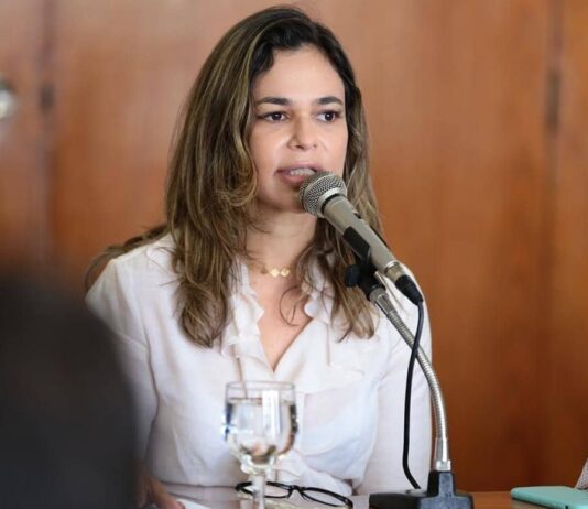 Rosália Lucas deixa secretaria para disputar vaga na Assembleia Legislativa