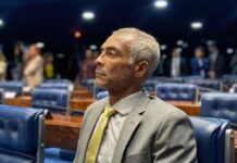 Romário tem melhora no estado de saúde, mas continua internado