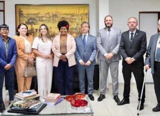 Presidente do TCE-PB recebe em audiência vereadores de Campina Grande
