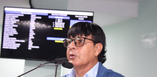 Rostand Paraíba apresenta projeto que amplia execução obrigatória do Hino Nacional para escolas particulares de Campina Grande