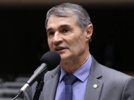 Romero Rodrigues propõe projeto para ampliar direitos de pessoas com deficiências ocultas