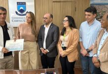 Romero Rodrigues recebe da UFCG reconhecimento e homenagem como deputado amigo da educação
