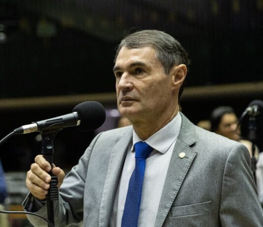 Romero Rodrigues será designado relator especial da PEC da Previdência Municipal, revela Hugo Motta