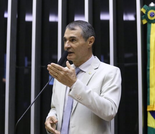 Romero Rodrigues propõe política nacional para fortalecer casas-abrigo e proteger mulheres em situação de violência