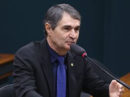 Projeto de Romero Rodrigues contra discriminação nos planos de saúde ganha destaque em relatório sobre pautas do Congresso