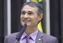 Comissão aprova projeto de Romero Rodrigues sobre uniforme escolar para estudantes com deficiência