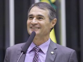 Comissão aprova projeto de Romero Rodrigues sobre uniforme escolar para estudantes com deficiência