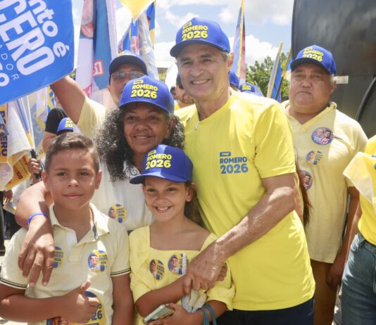 Romero realiza grande caminhada na Zona Leste de Campina Grande