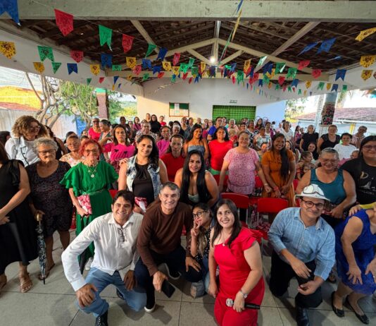 Romero Rodrigues participa da Festa das Mães no São Januário e destaca investimentos para o bairro