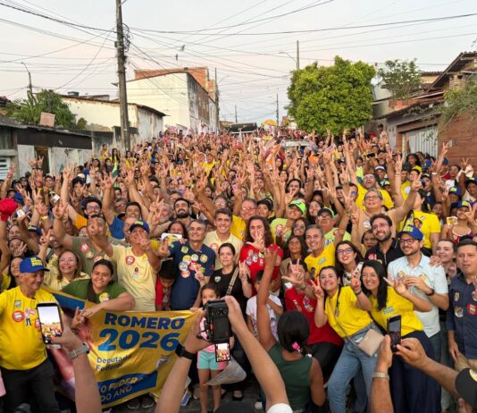 Romero e Veneziano reúnem multidão em caminhada no Promorar e Jeremias em Campina Grande