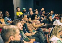 Artistas lotam Mini Teatro Paulo Pontes para tirar dúvidas sobre a Lei Paulo Gustavo