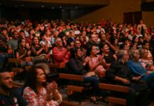 Prefeitura de Campina e MPT promovem sessão de cinema para estudantes da EJA