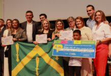 Estado reconhece Campina Grande como Município Referência em Aprendizagem, durante premiação, na capital
