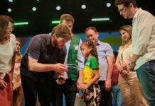 Bruno lança projeto Escuta Campina com entrega de próteses auditivas para estudantes