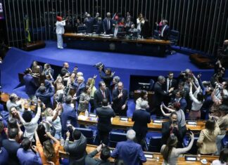 Senado aprova fim da escala 6×1 e redução da jornada de trabalho