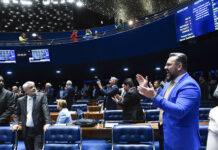 Senado aprova PEC que limita decisões individuais de ministros do STF