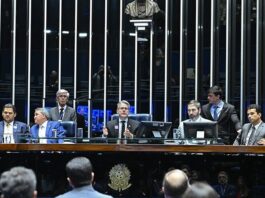 Senado aprova projeto contra adultização de crianças na internet