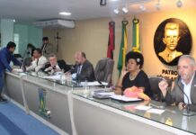 Câmara Municipal de Campina Grande aprecia vetos do Executivo e entrega votos de aplauso