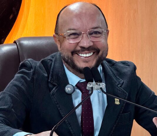 Presidente da Câmara, Saulo Germano, parabeniza profissionais da educação pelos resultados do IDEB em Campina Grande