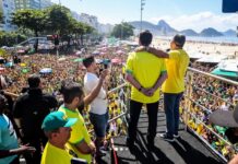 Aliados de Bolsonaro fazem ato político no Rio de Janeiro