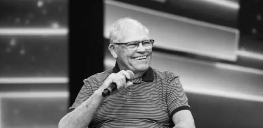 Morre Silvio Matos, ator e dublador do canal Parafernalha, aos 82 anos