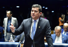 Por unanimidade, TSE absolve Moro e não cassa mandato do senador