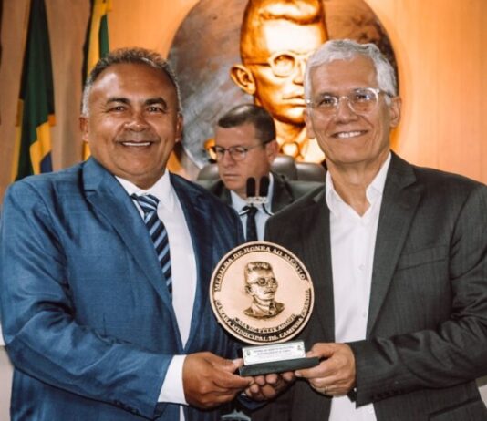 Câmara Municipal de Campina Grande homenageia Martoni Sobral com Medalha de Honra ao Mérito