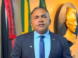 Severino da Prestação presta contas do trabalho durante o recesso e denuncia abandono de Escola Estadual