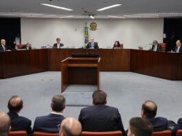 STF encerra primeiro dia do julgamento de Bolsonaro e aliados