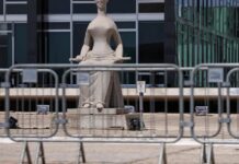 Barroso diz que julgamento envolve provas, e não disputa política