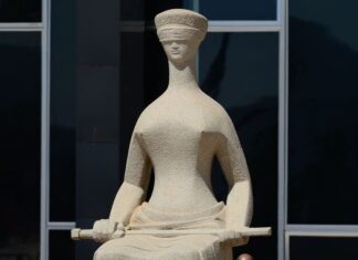 STF: caixa dois pode ser punido como improbidade administrativa