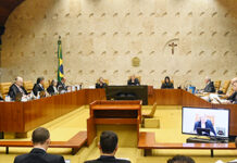 Maioria do STF vota por manter símbolos religiosos em órgãos públicos