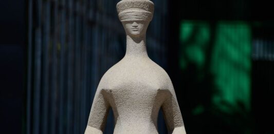 OAB cita “natureza perpétua” e pede fim de inquérito das fake News