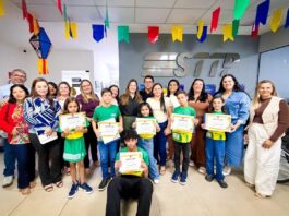 STTP premia estudantes finalistas do Concurso de Redação do Maio Amarelo com bicicletas e certificados