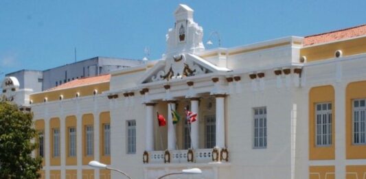 Justiça determina suspensão da greve dos servidores municipais de Campina Grande