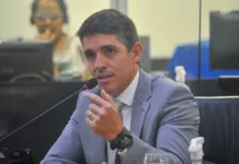 ‘A volta dos que não foram’: Tovar permanece no PSDB