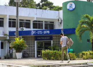 Servidores da UFPB encerram greve e retomam atividades